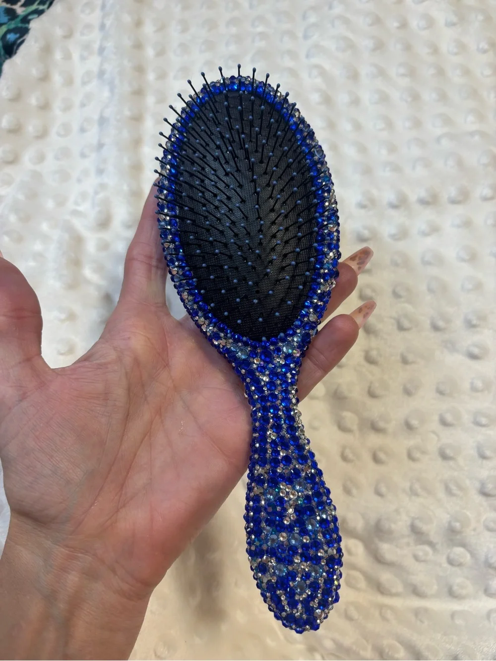 Wet Embellished Blue Rhinestone Hair Brush – Sparkling Women's Hair Accessory